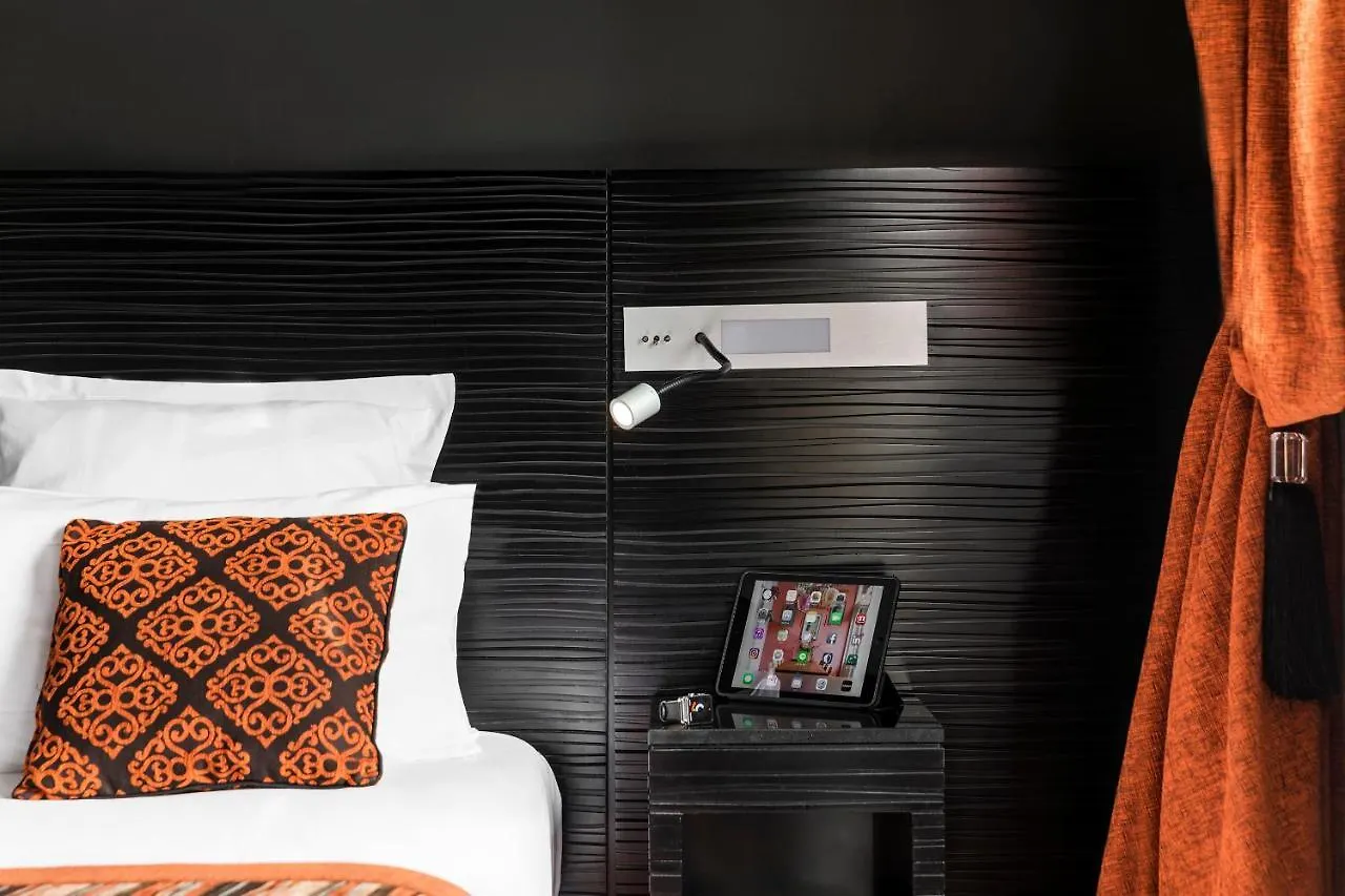 Maison Albar- Le Champs-Elysees Paris Otel